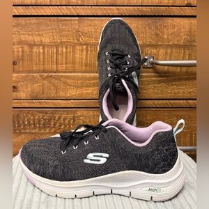 Skechers Women's arch fit Sneakers